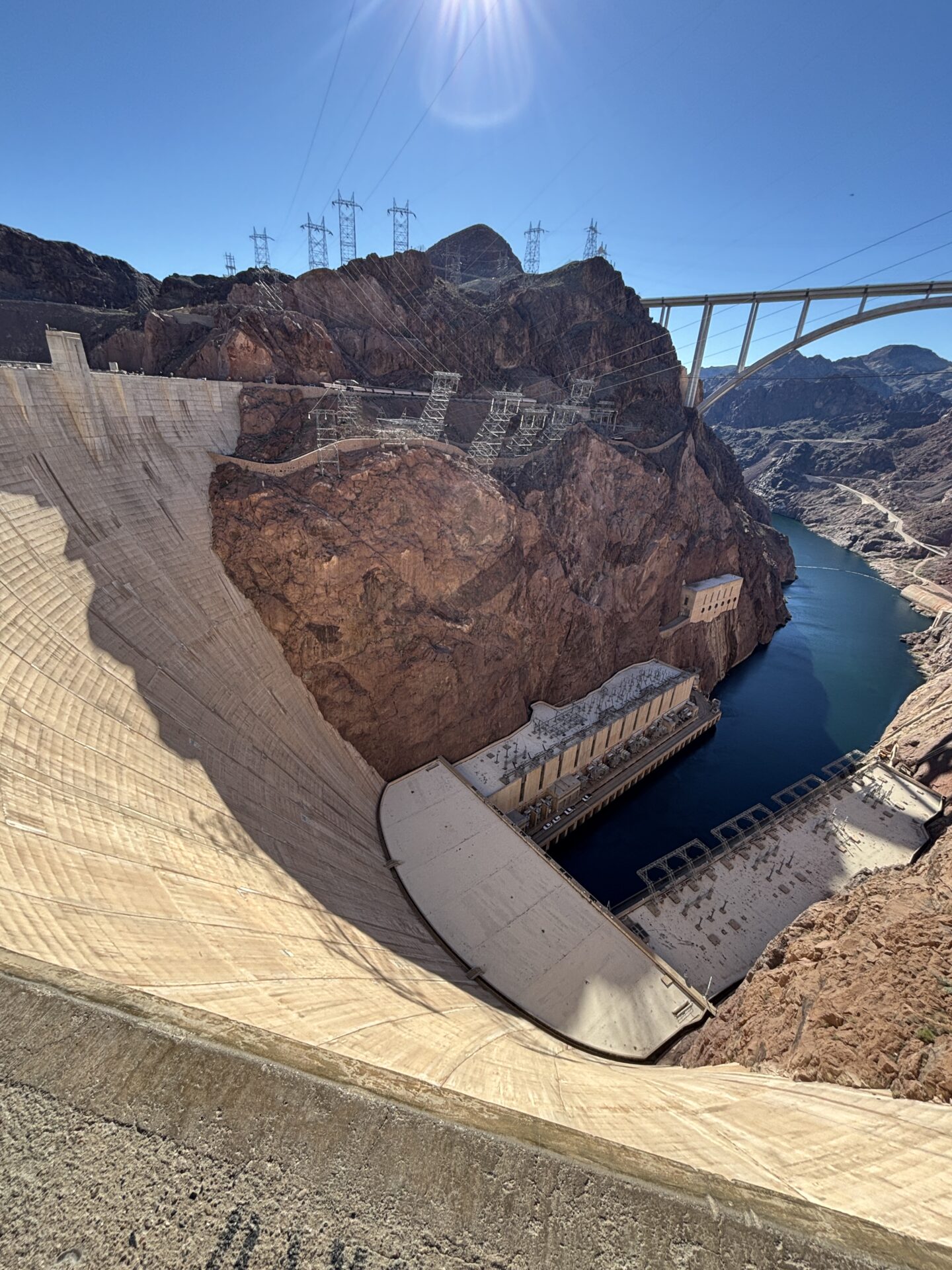 Modernes Museum im Hoover Dam mit digitalen Prasentationen und interaktiven Ausstellungen